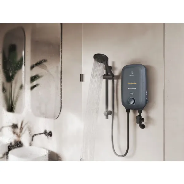 Máy nước nóng trực tiếp Electrolux EWE451RB-G6