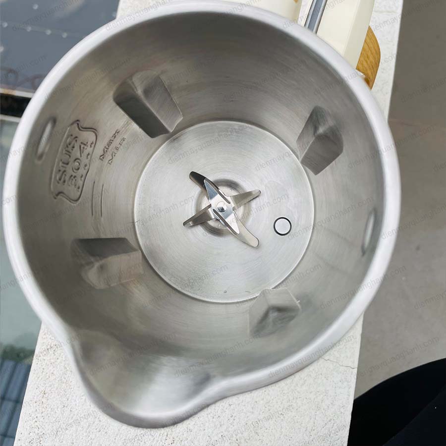 Ảnh thực tế Máy làm sữa hạt Olivo CB400