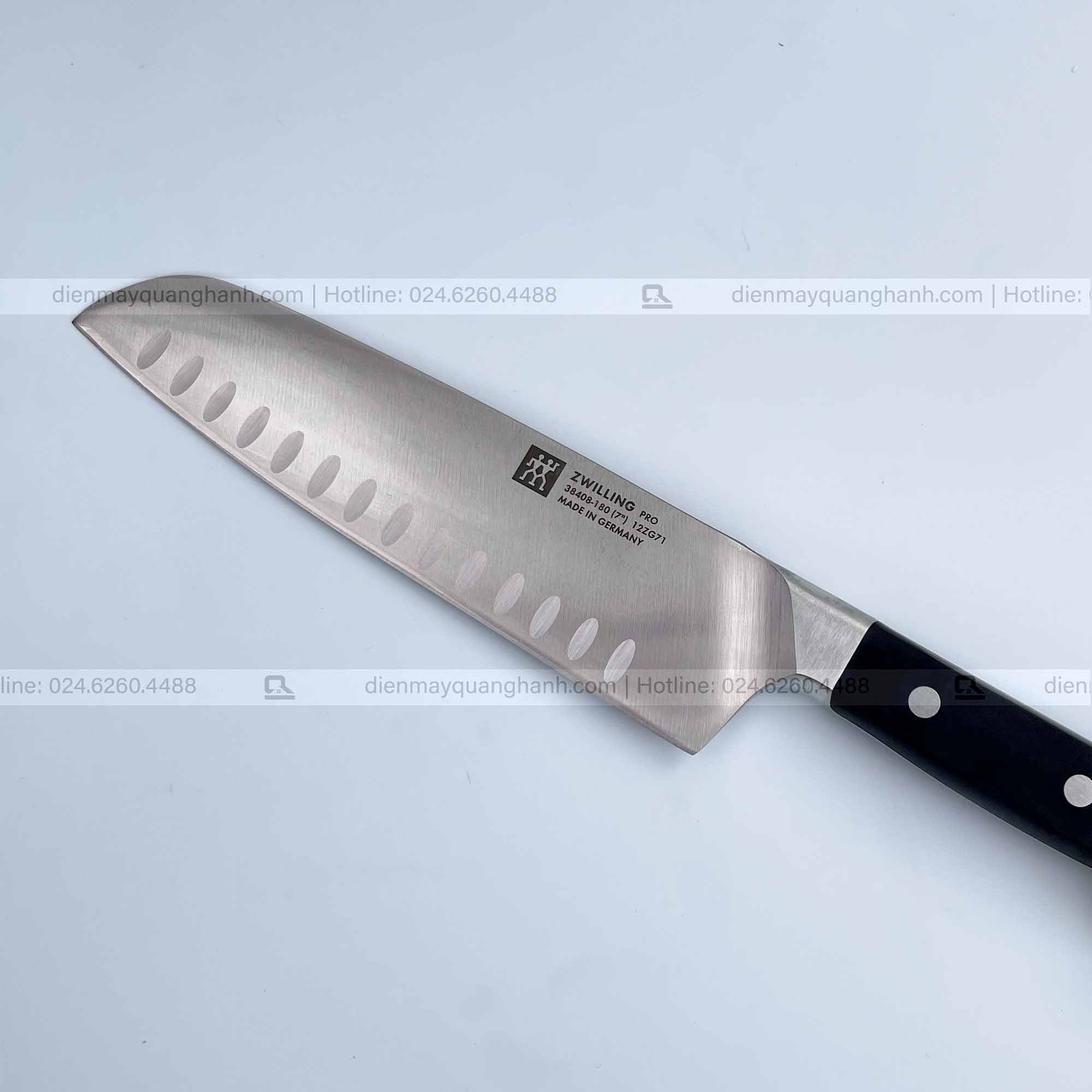 Dao Santoku Hollow ZWILLING Pro – 18cm 38408-181
