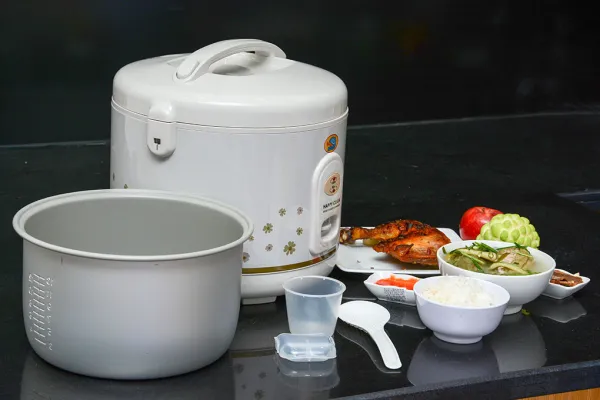 Nồi cơm điện Happy Cook HC 300 3 lít