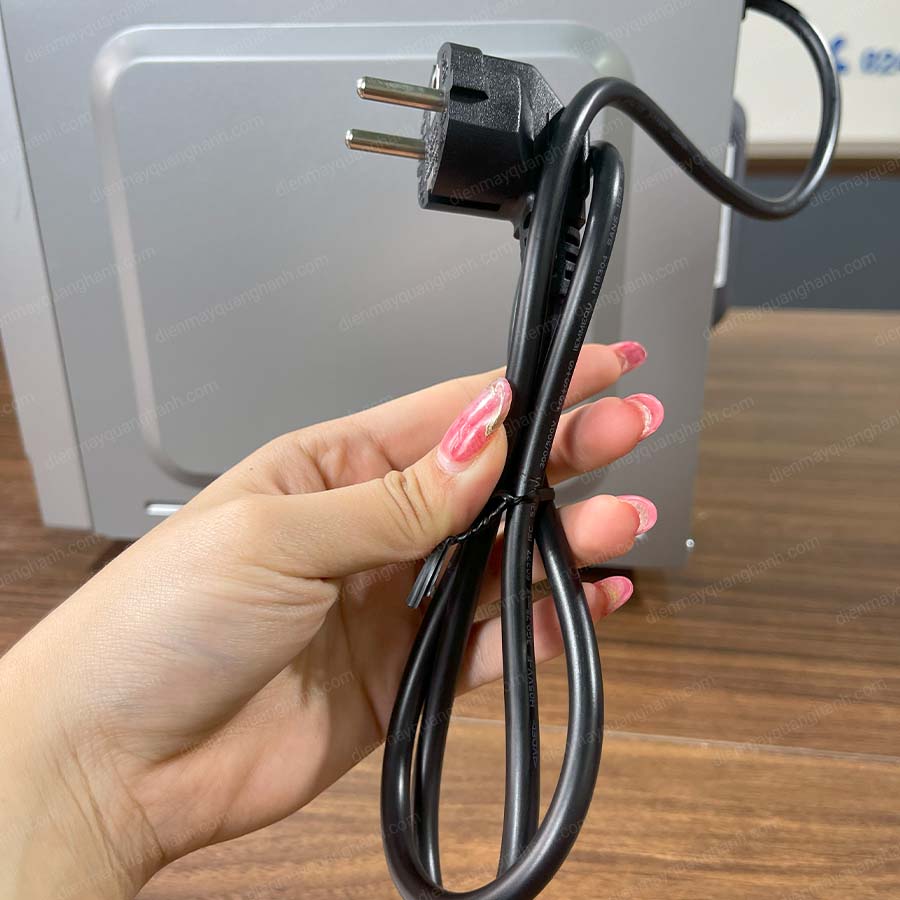 Ảnh thực tế Lò vi sóng cơ Sharp R-205VN-S 20 lít
