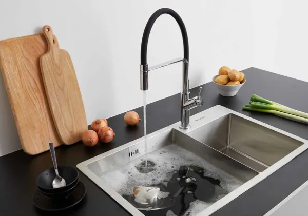 Vòi rửa chén nóng lạnh đồng Malloca K081C
