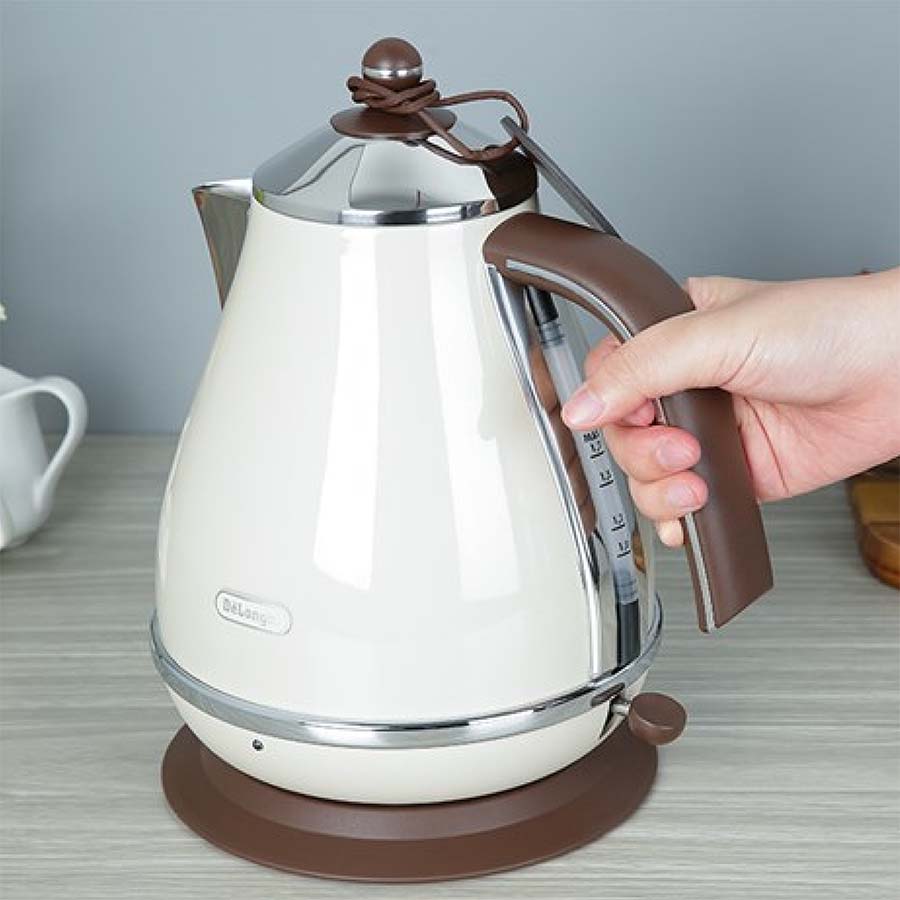Ấm đun siêu tốc Delonghi KBOV2001.BG