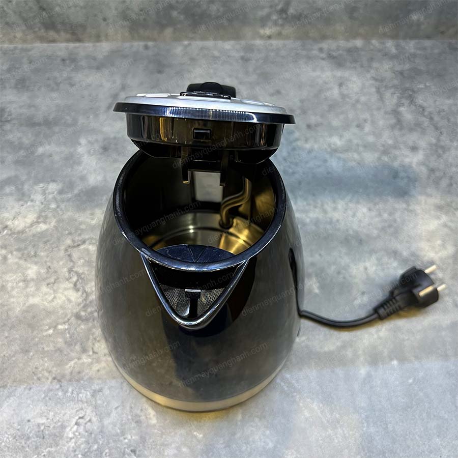 Ảnh thực tế Ấm siêu tốc De’Longhi KBLA2000 2000W