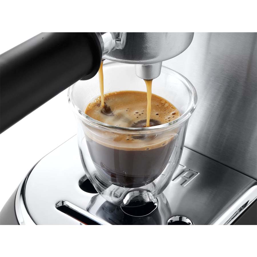 Máy pha cà phê Delonghi EC685.M