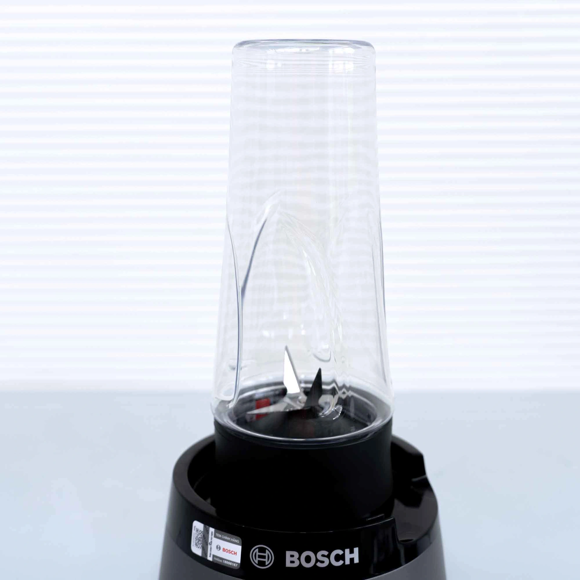Ảnh thực tế Máy xay sinh tố Bosch MMB6177S